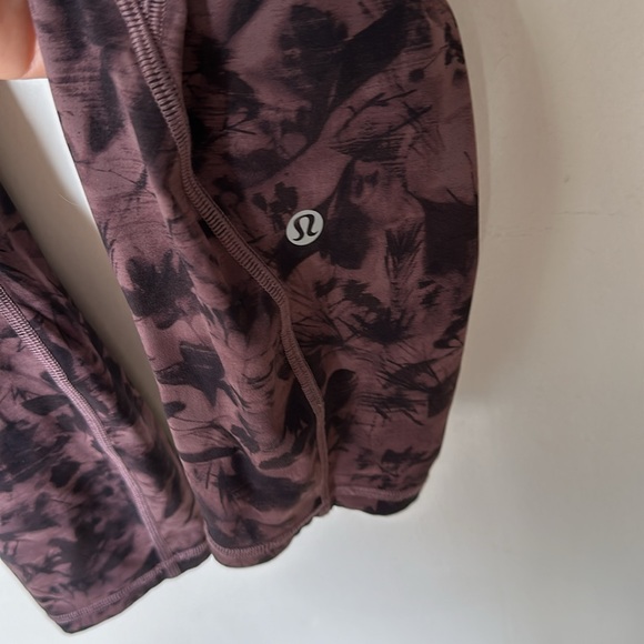 Lululemon patterned legging - Picture 3 of 5